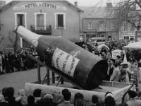 CARNAVAL 1957   "Char du Champagne"